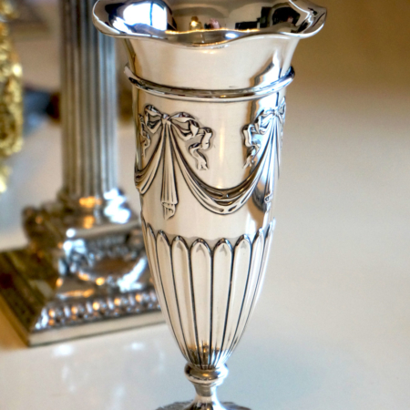 William Hutton製 スターリングシルバー リボンモチーフ 花瓶