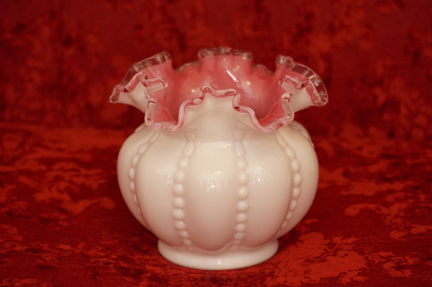 Sold:フェントン製 ピンク＆ホワイト フリル 花瓶